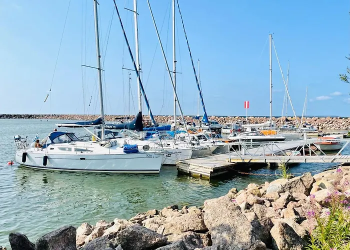 Kaunissaaren Maja 호텔 콧카